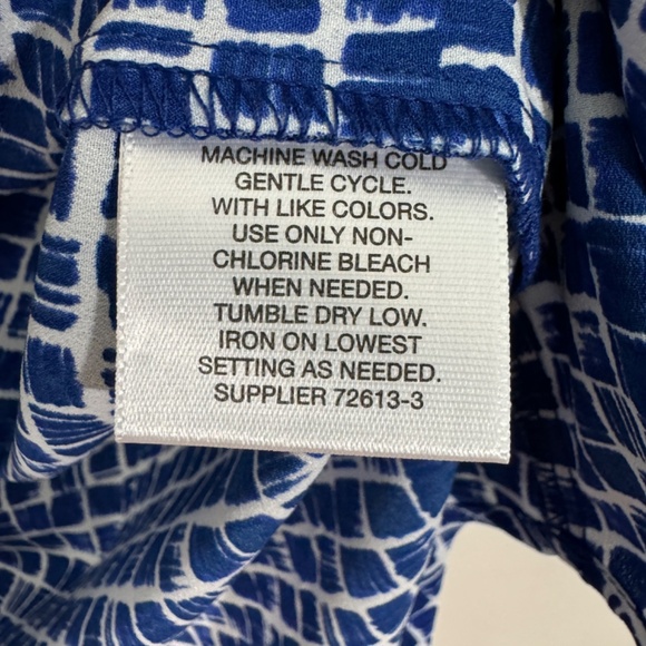 Liz Claiborne Women’s Size Medium Apollo Blue Multi Sleeveless Square Print Top - Picture 5 of 6